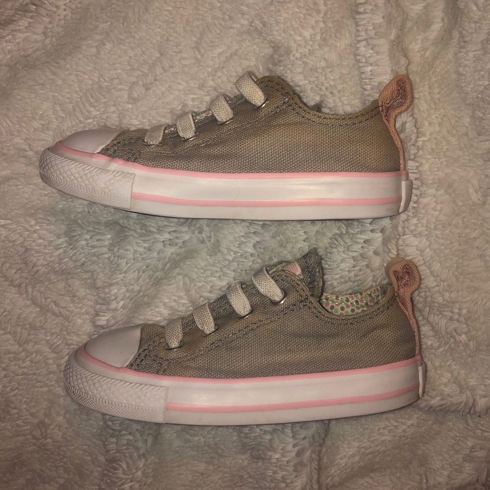Grey/pink toddler converse slip on size 7 toddler